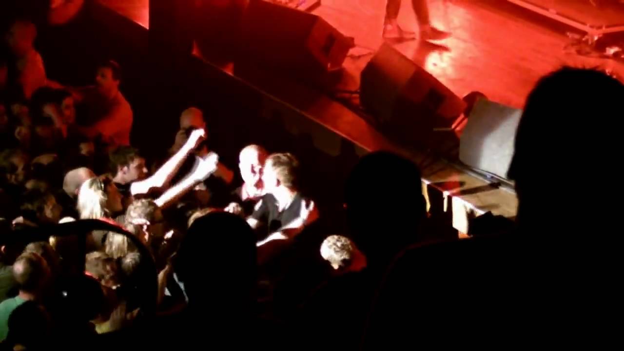 Blur - Advert + Song 2 (Wolverhampton Civic Hall, 24th June 2009)
