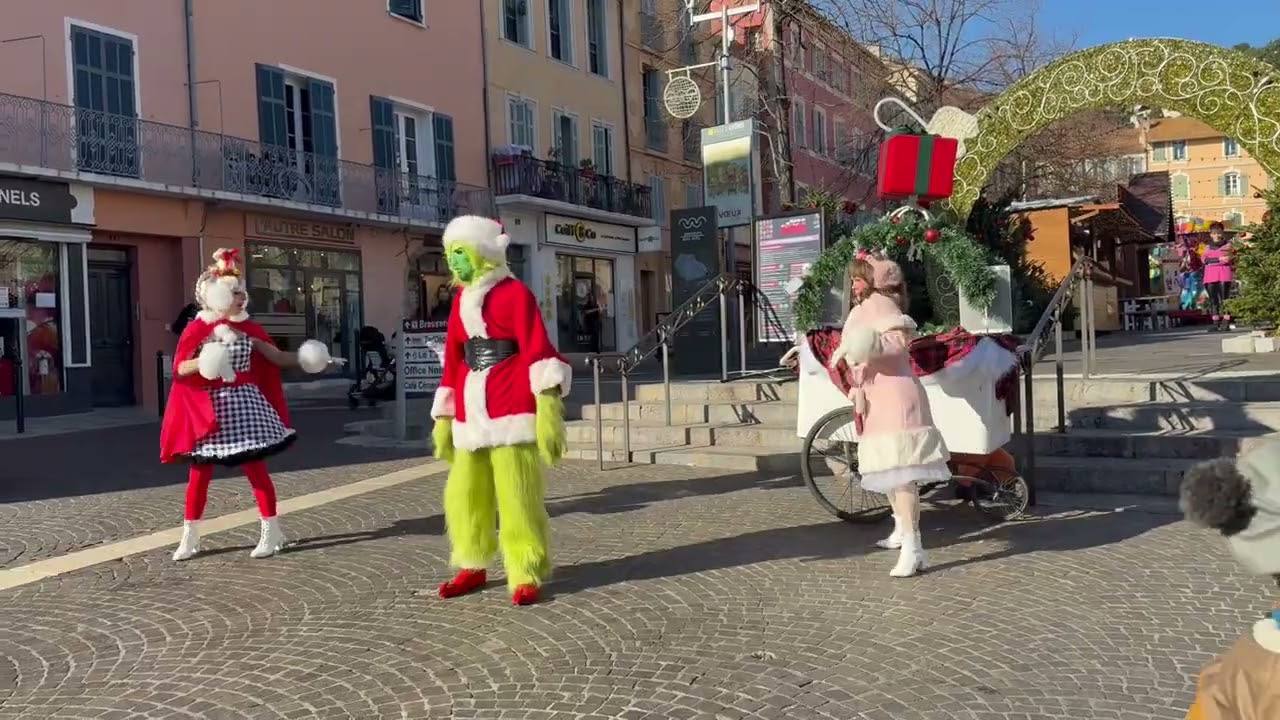 Une magnifique représentation du Père Noël en présence de nos amis ce 30 décembre à Hyères 👏👍🤩