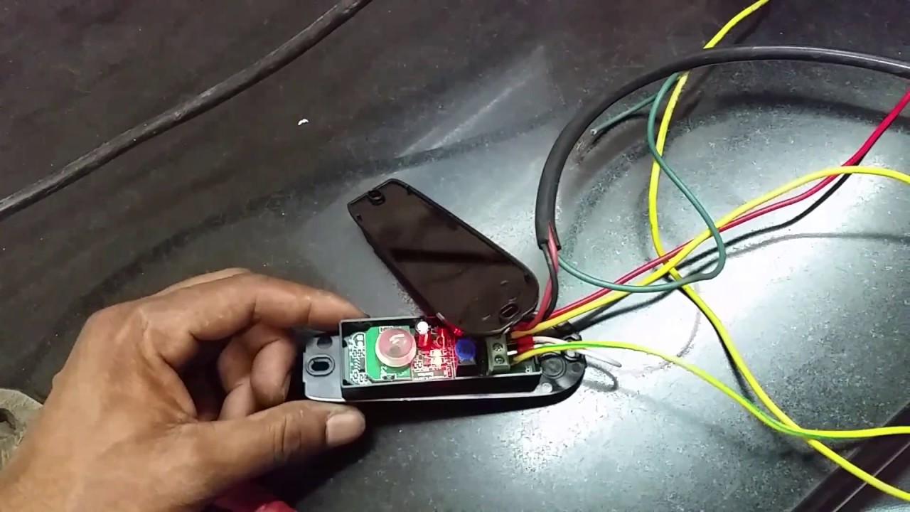 Sluding gate operator remote setting