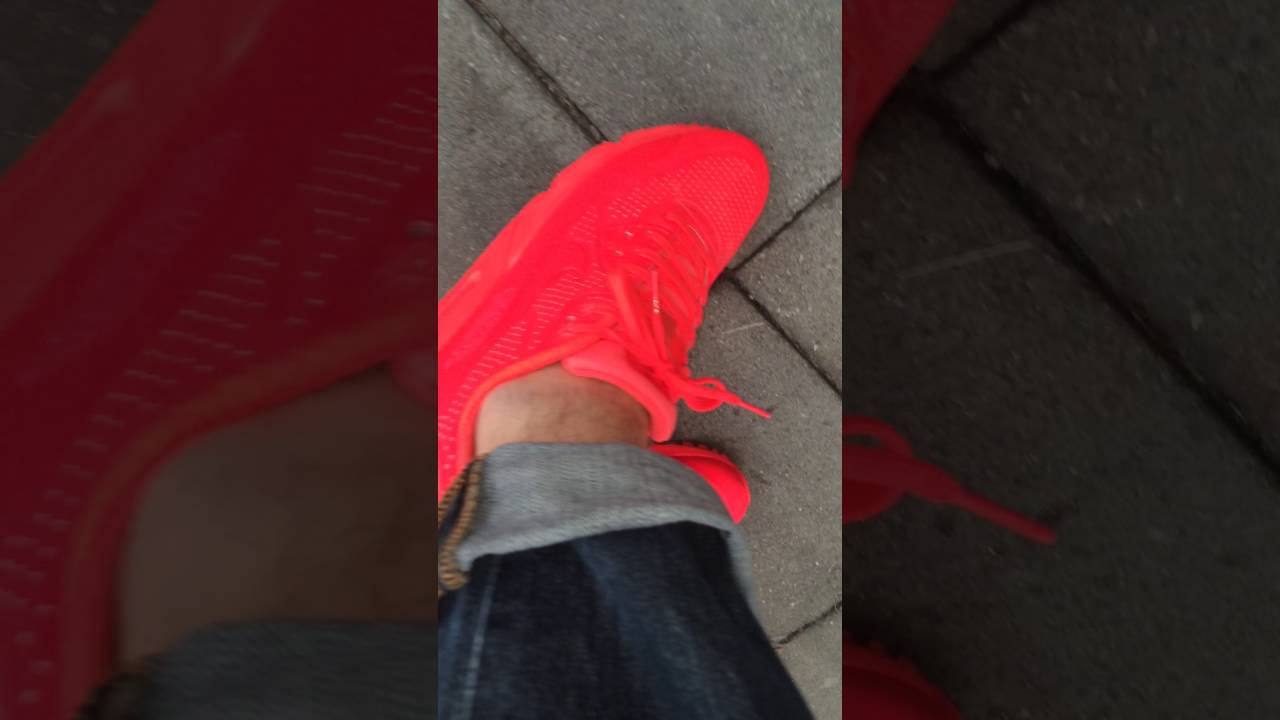 New red nike air max wear sockless