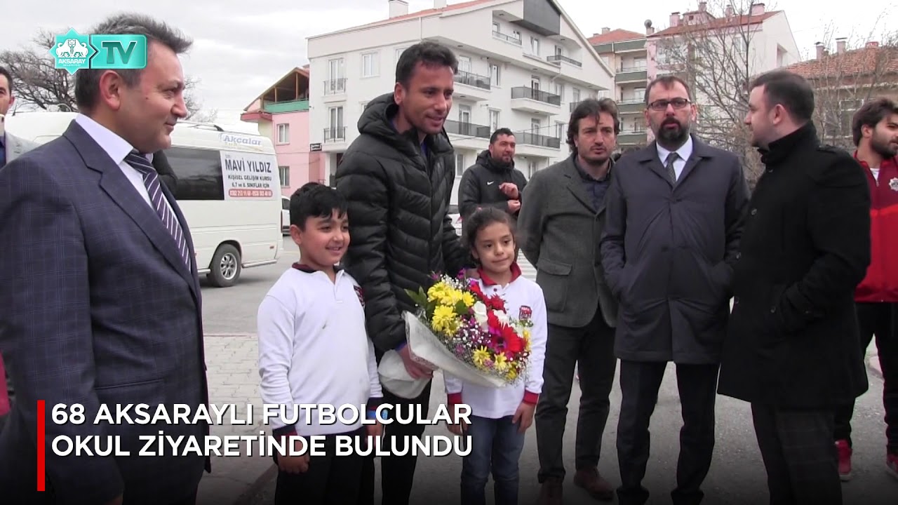 68 AKSARAYLI FUTBOLCULAR OKUL ZİYARETİNDE BULUNDU