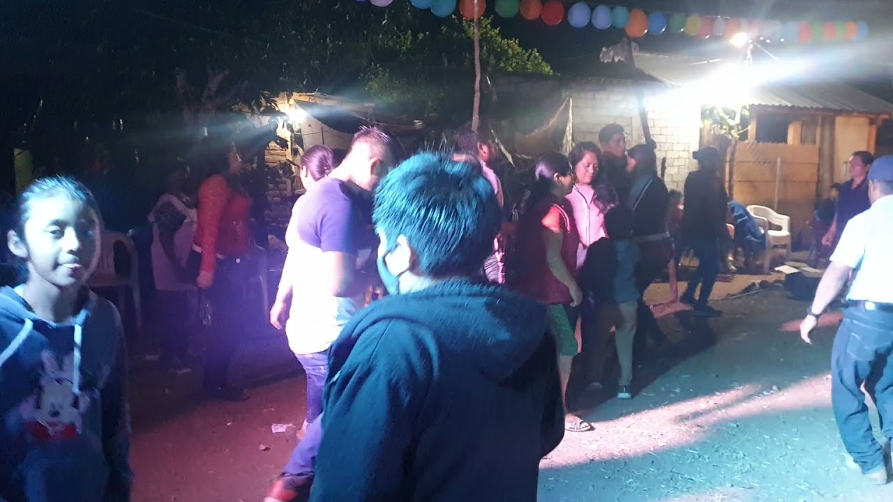 que chulada de ambiente con la familia reyes tapia