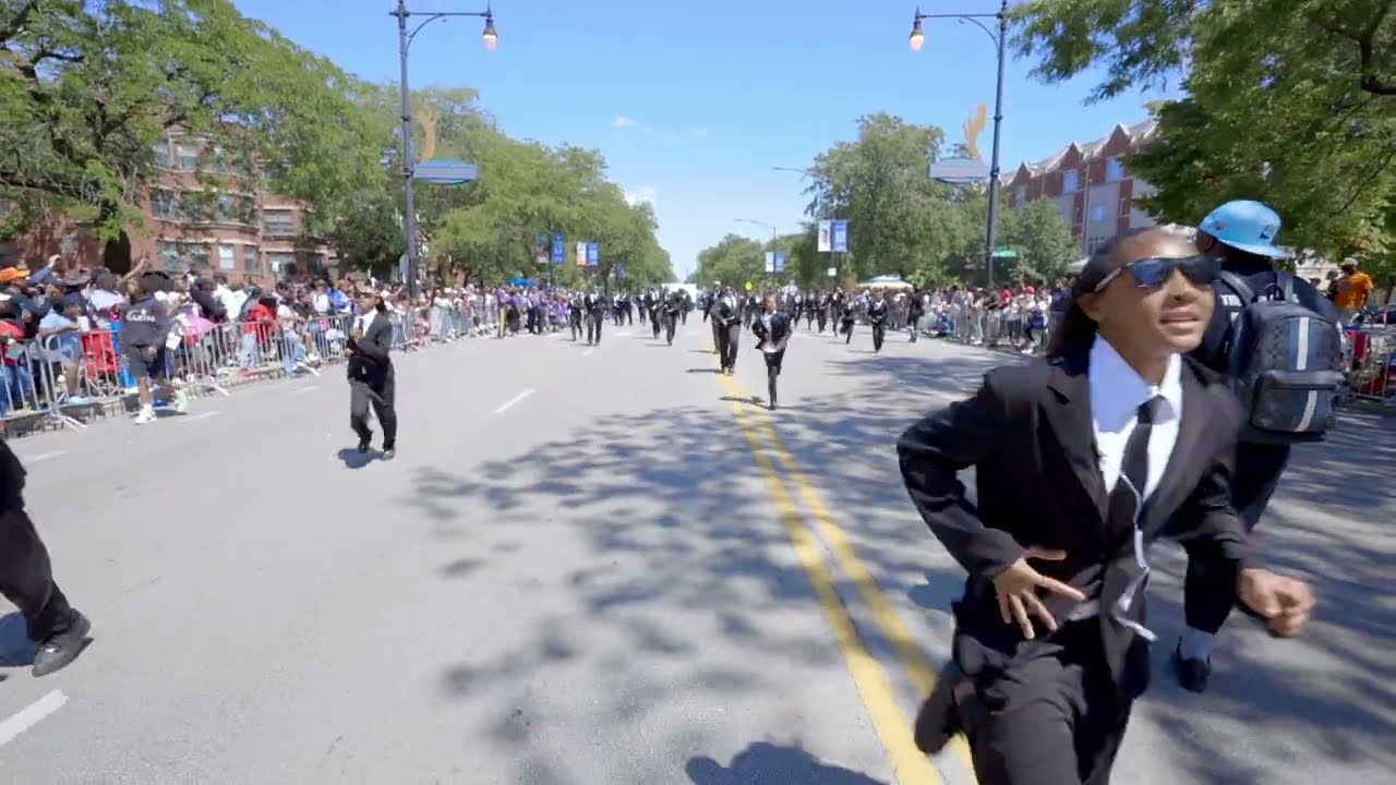 ASTRONAUT FLEE | MIB | Bud Billiken 