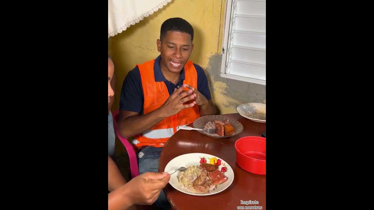 Su madre tenía que cocinarle con 100 pesos que el le daba y pasa esto 🥺🫢😳