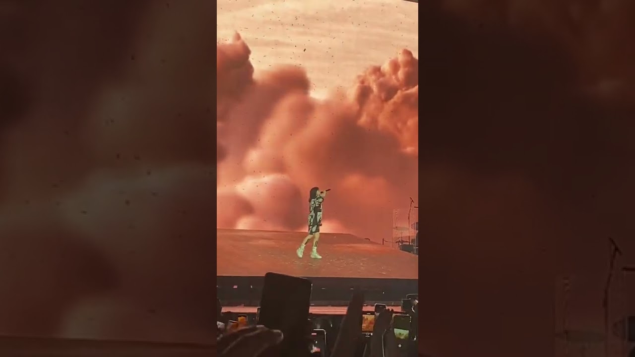 BILLIE EILISH singing Happier Than Ever at the O2 Arena 10/06/22
