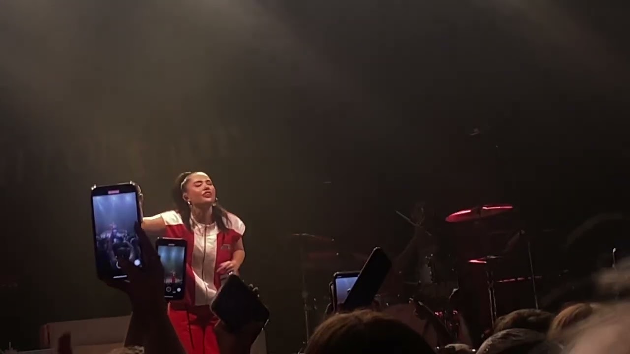 Lauren Spencer-Smith - Fingers Crossed (live London, O2 Forum Kentish Town)