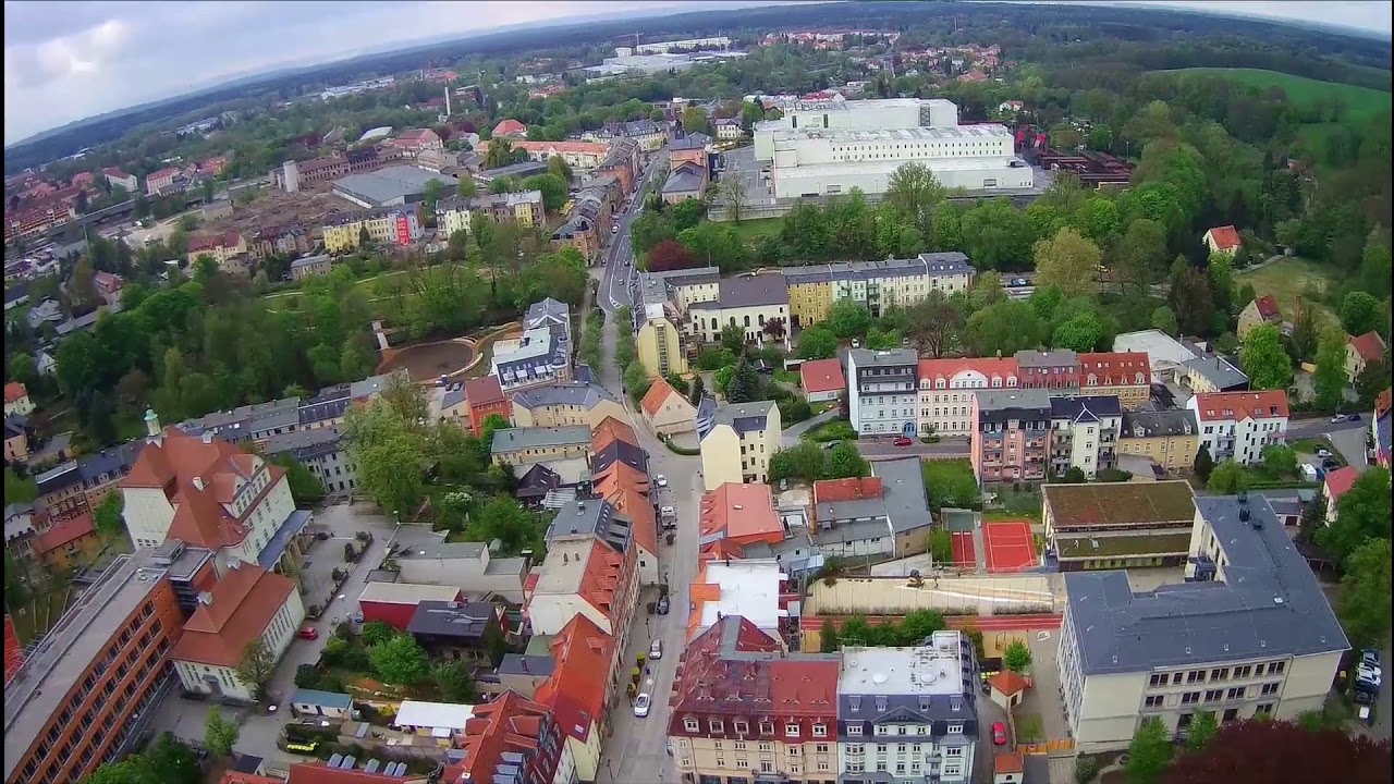 Flug &uuml;ber das Radeberger Stadtzentrum #radeberg #drohnenaufnahmen