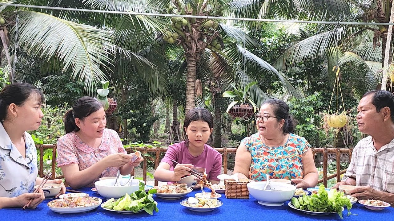 Mẹ Chồng Bất Ngờ Khi Nghe Con Dâu Báo Tin Vui Cả Gia Đình Liền Buông Đũa | BQCM & Family T931