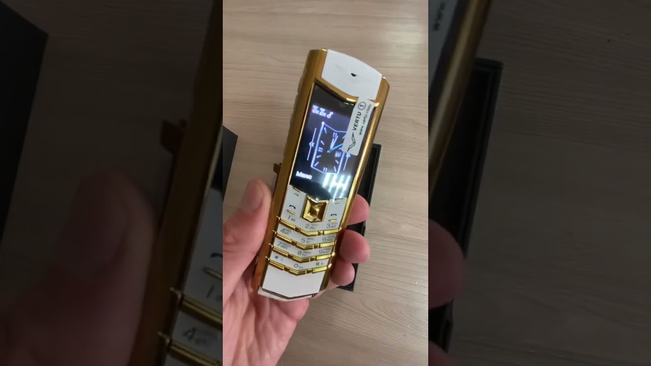 Видеообзор телефона Vertu (разные цвета)