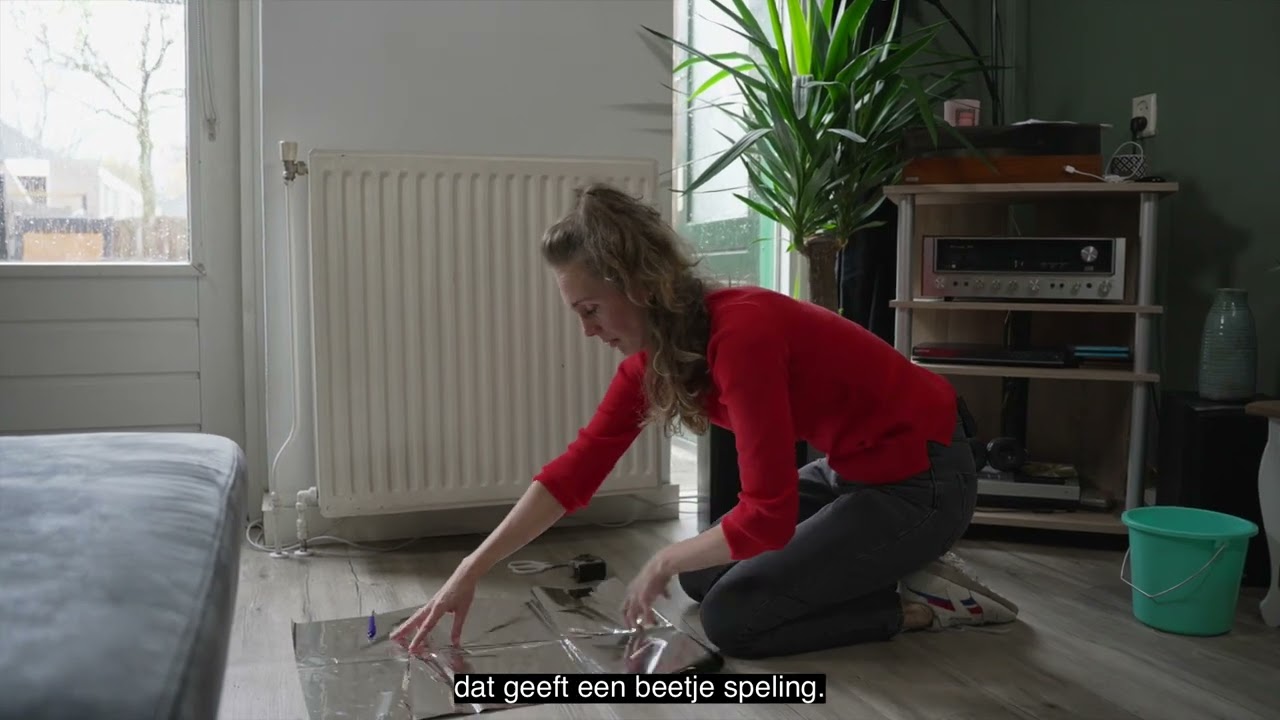 Radiatorfolie plakken - Duurzaam Nijkerk