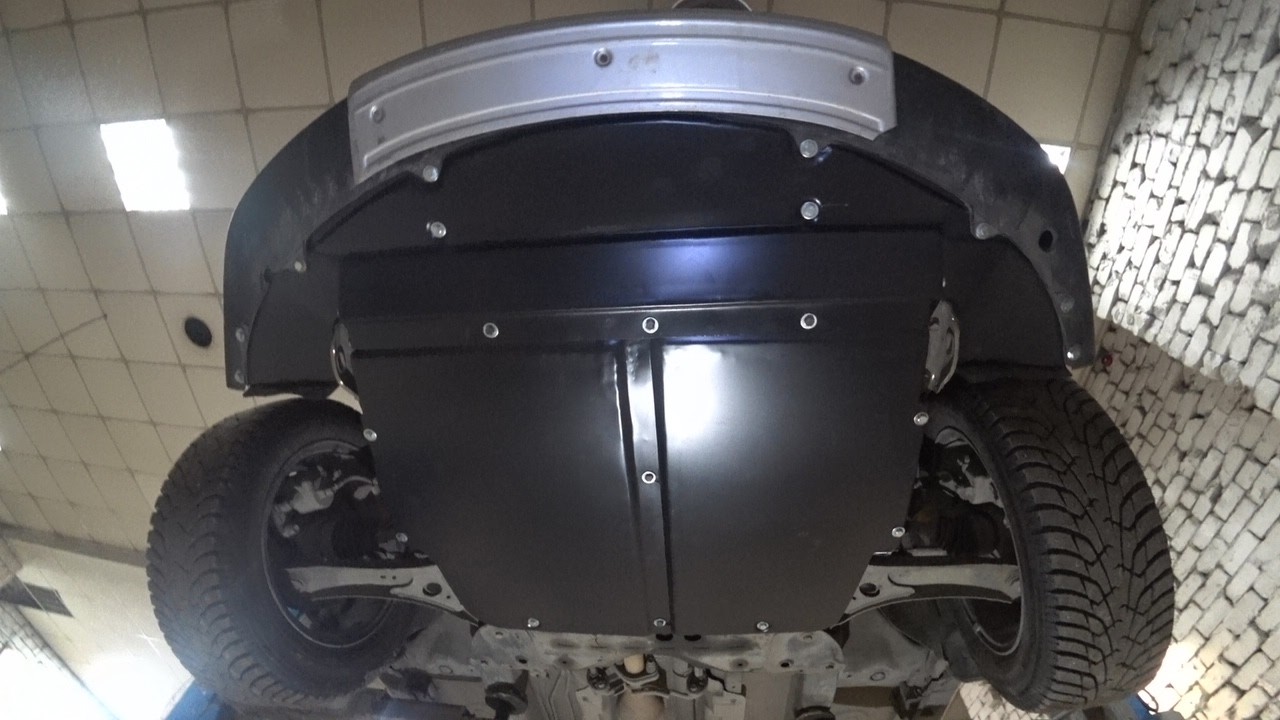 Suzuki SX4 железная защита картера двигателя.