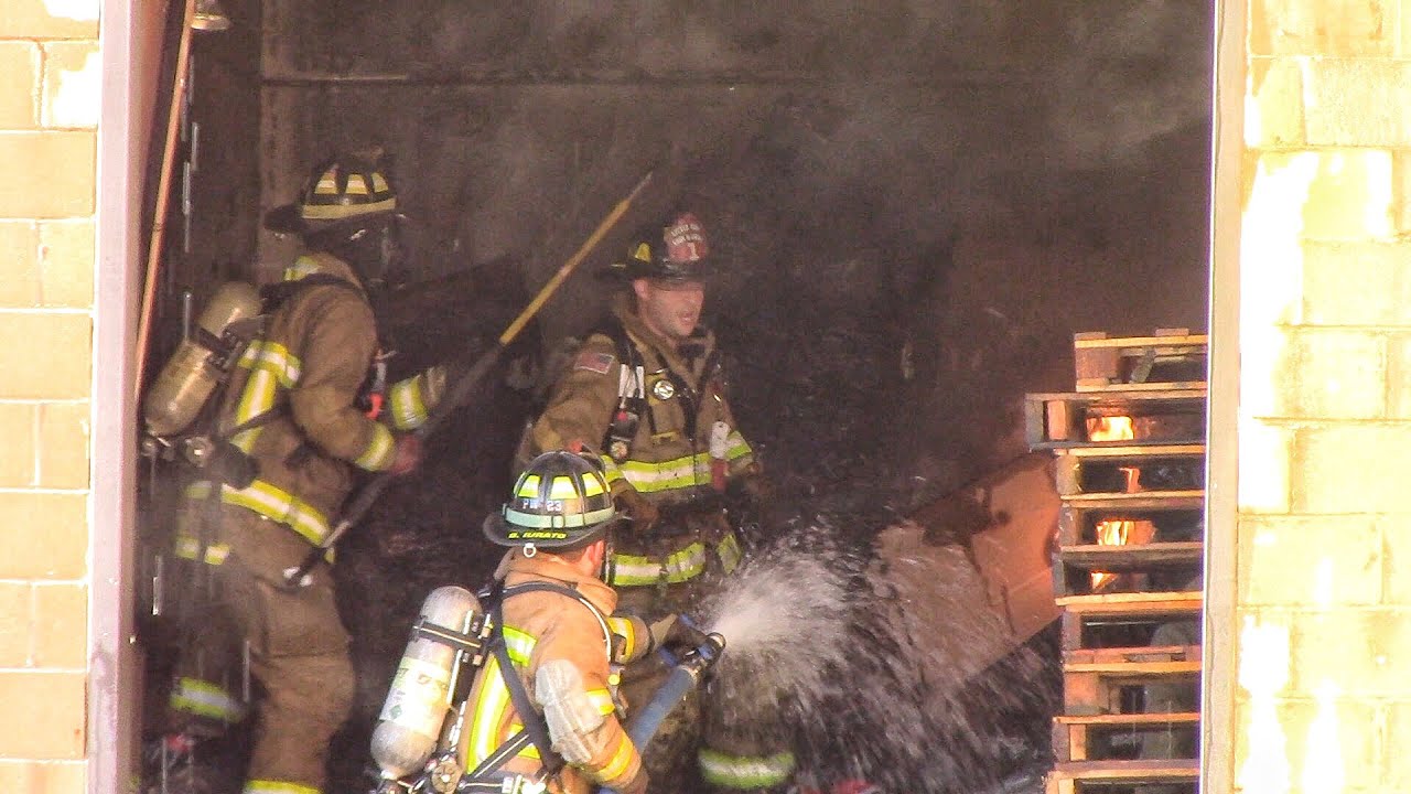 Little Ferry Fire Department 2nd Alarm Structure Fire Gates Rd 12-23-18