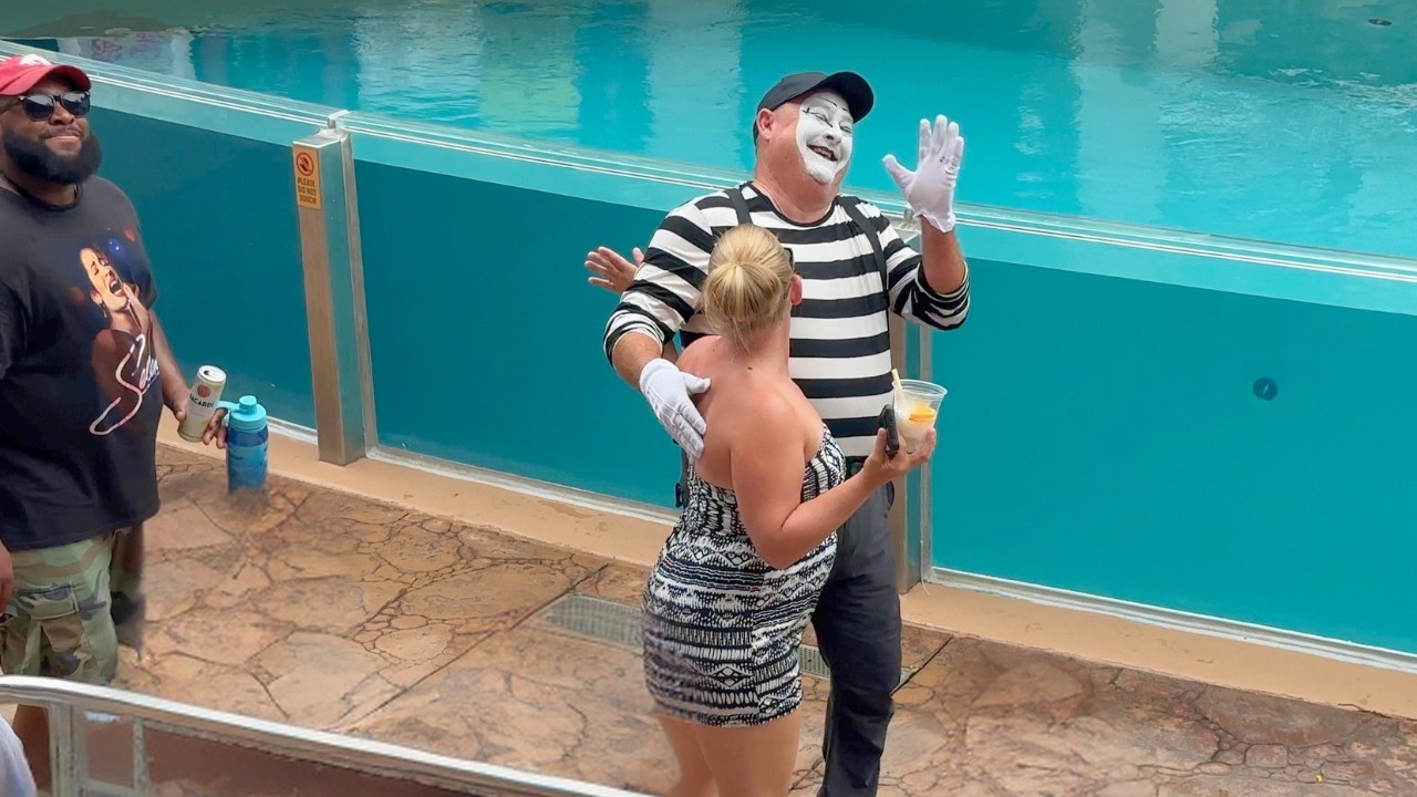 Tom the Mime's Funniest SeaWorld Orlando Pranks