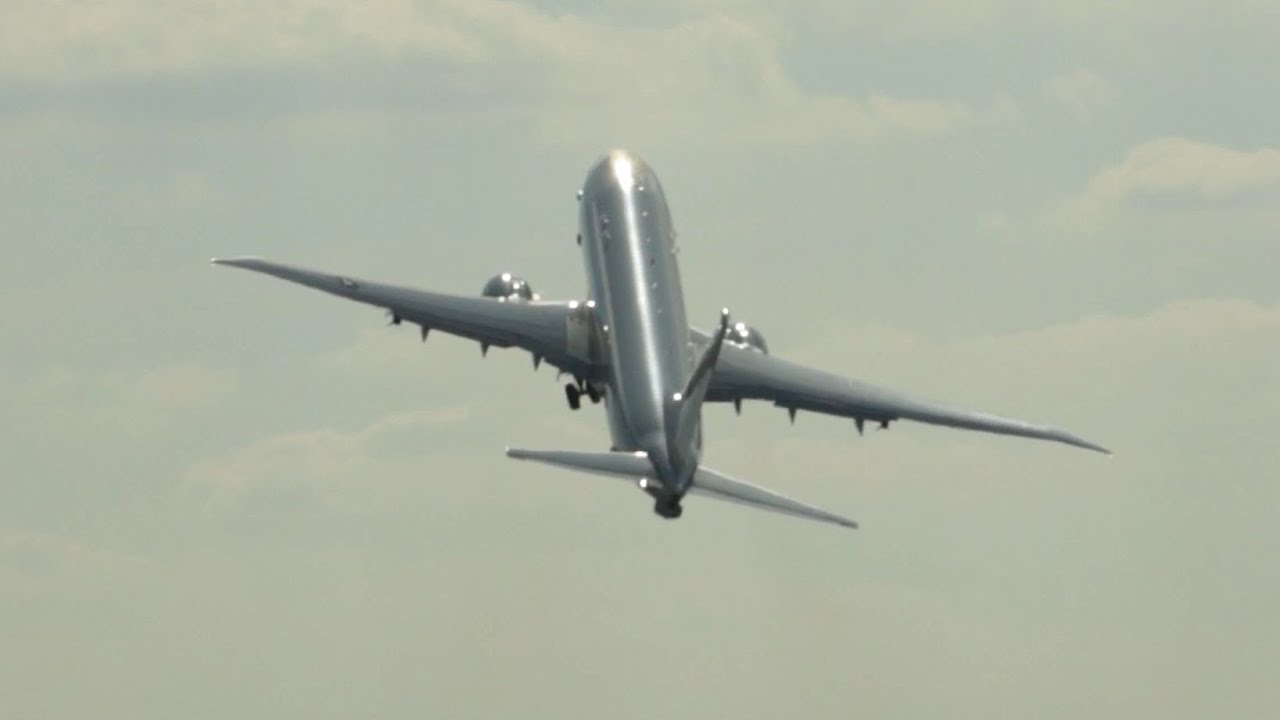 Boeing P-8A Poseidon Combat Takeoff vertical Climb at FIA 14