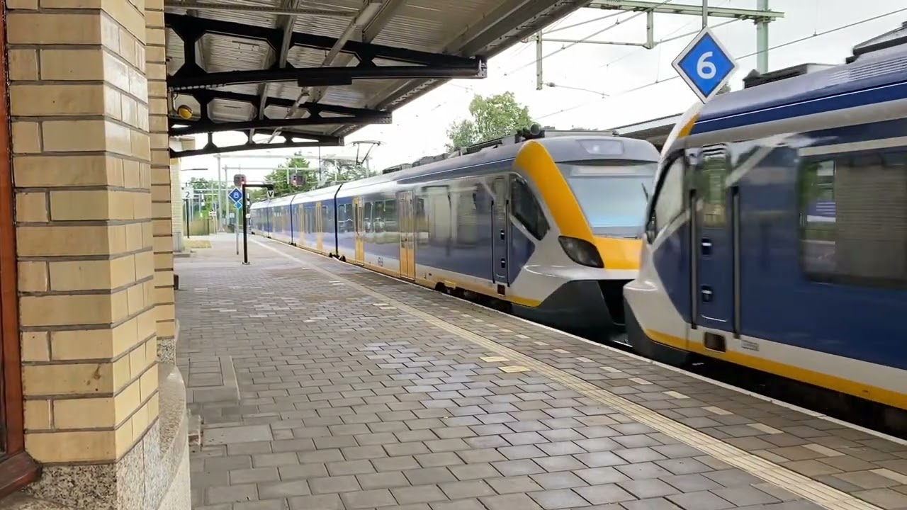 Treinen op Station Naarden-Bussum 2022