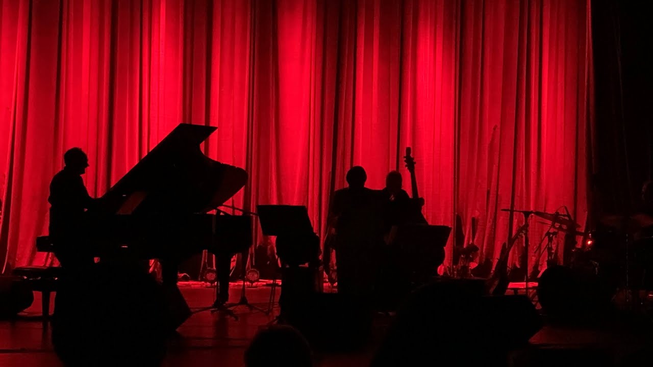 Rosa Passos canta Tom Jobim (2023)