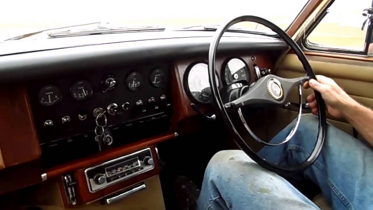 1968 Daimler V8 250 - Going through the gears