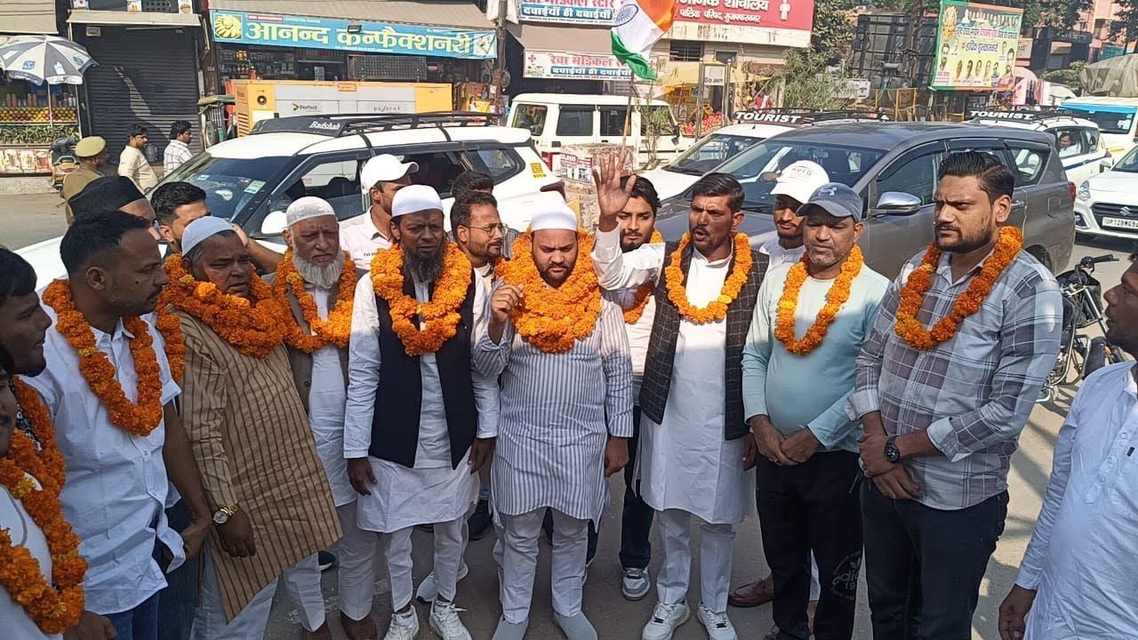 बागेश्वर धाम की पदयात्रा में मुस्लिम समाज की आस्था का संगम — राष्ट्र की एकता का अनोखा संदेश।