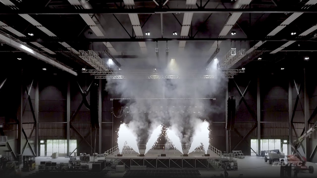 Elotec Aspect OIL - Trondheim Spektrum demonstrasjon med scenerøyk og pyroeffekter