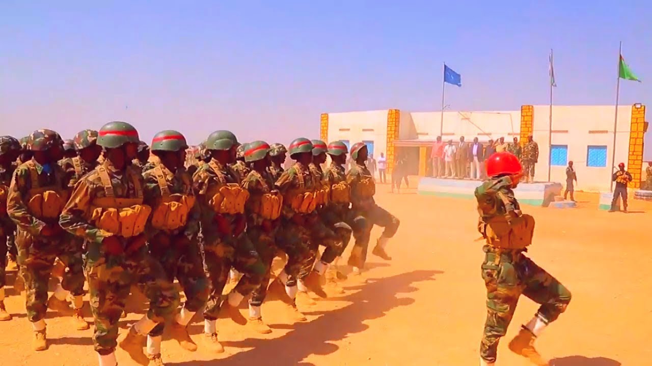 Maamulka Puntland oo Tababar Usoo Xiray Boqolaal Askari oo Cusub.