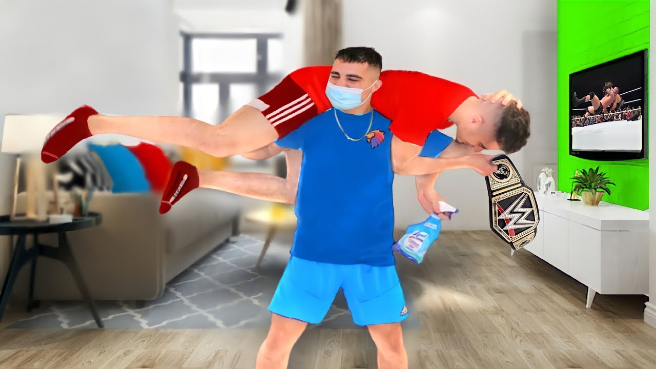 WWE MOVES AT HOME (WE BROKE THE TV)