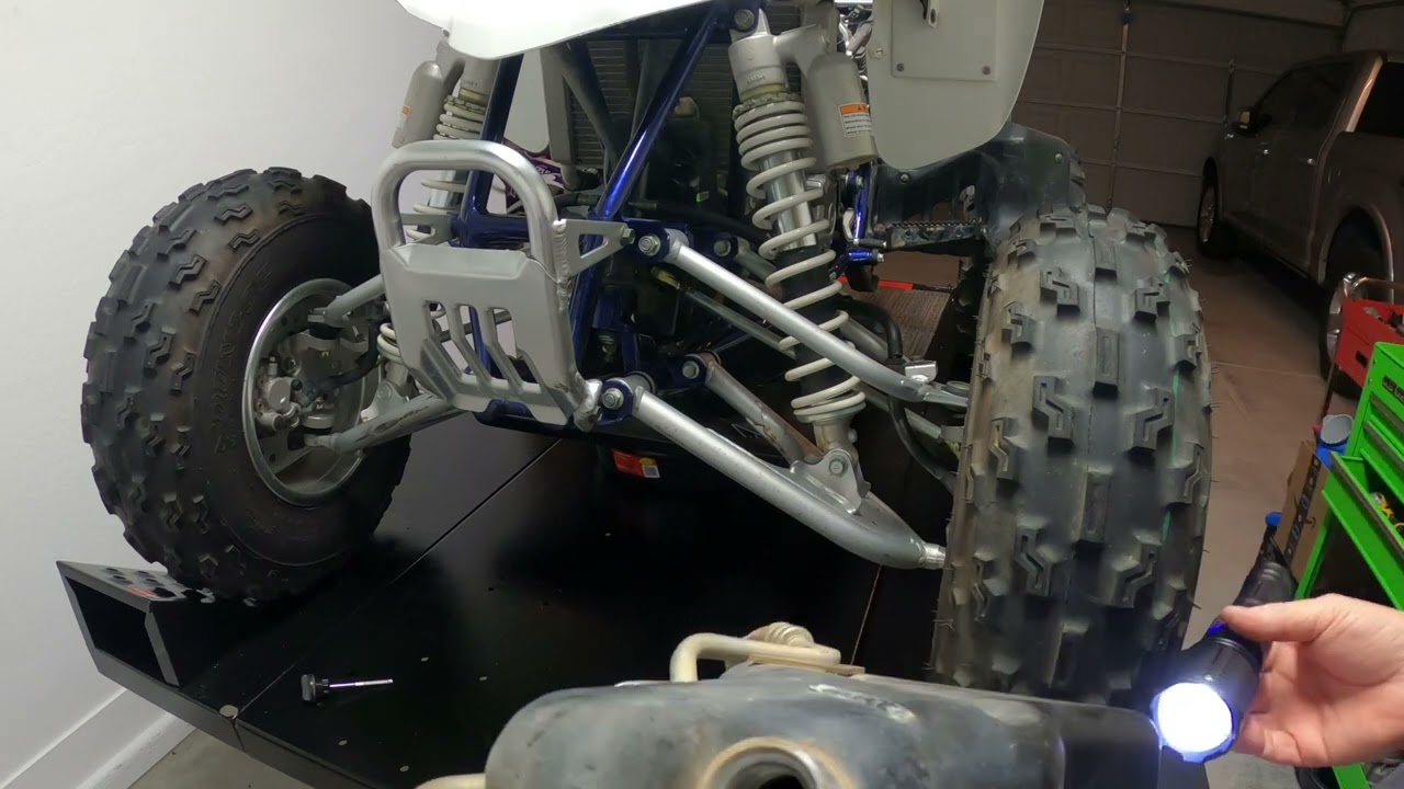 Suzuki LTZ 400 oil reservoir and radiator replacement. Part 3