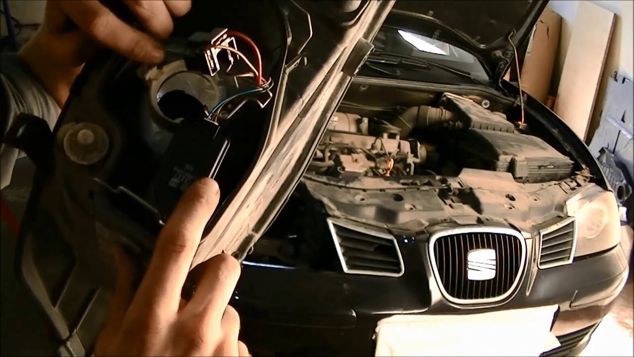 VideoTutorial HD | Sustitucion de Faro del Drch Seat Cordoba 2006