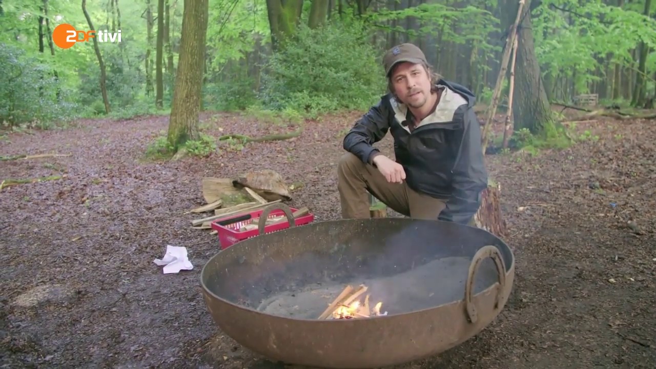 Feuer machen ohne Streichhölzer - Survival-Tipp - Draußen schlafen | ZDFtivi