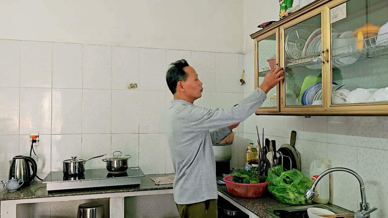 Niềm vui vừa nấu vừa ca.