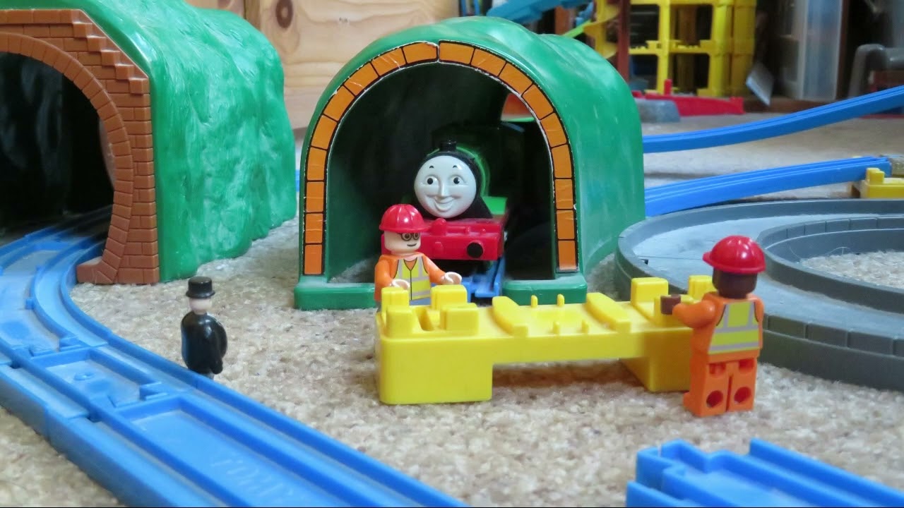 Tomy/Trackmaster Come Out, Henry