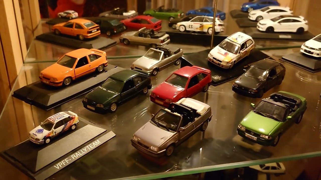 deel 1 modelauto verzameling met onder andere opel ford.bmw, Mercedes, Porsche, Ferrari, Verstappen