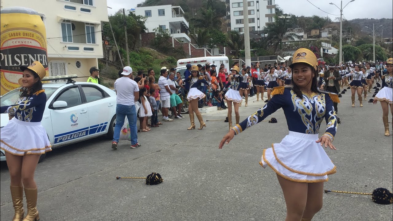 Unidad Educativa Fanny de Baird desfile de Bahía de Caraquez 2019