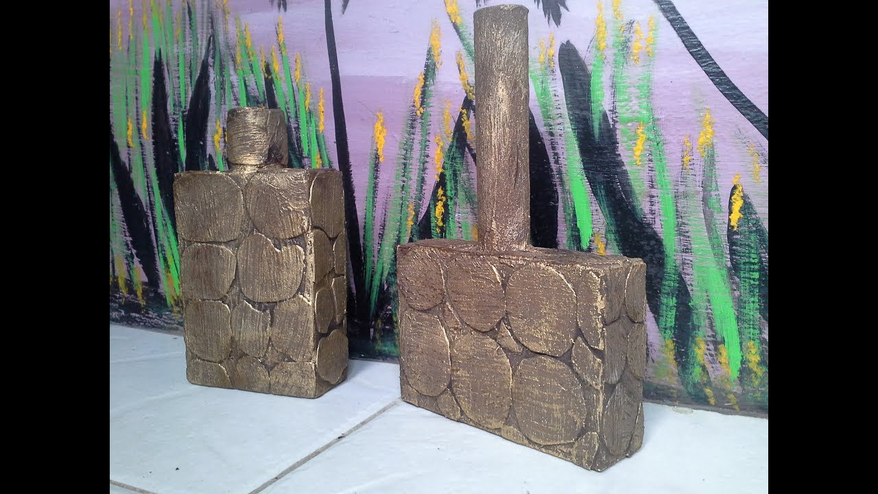 Garrafa Quadrada feita com caixa de sabão em pó   (  do lixo ao Luxo )   .