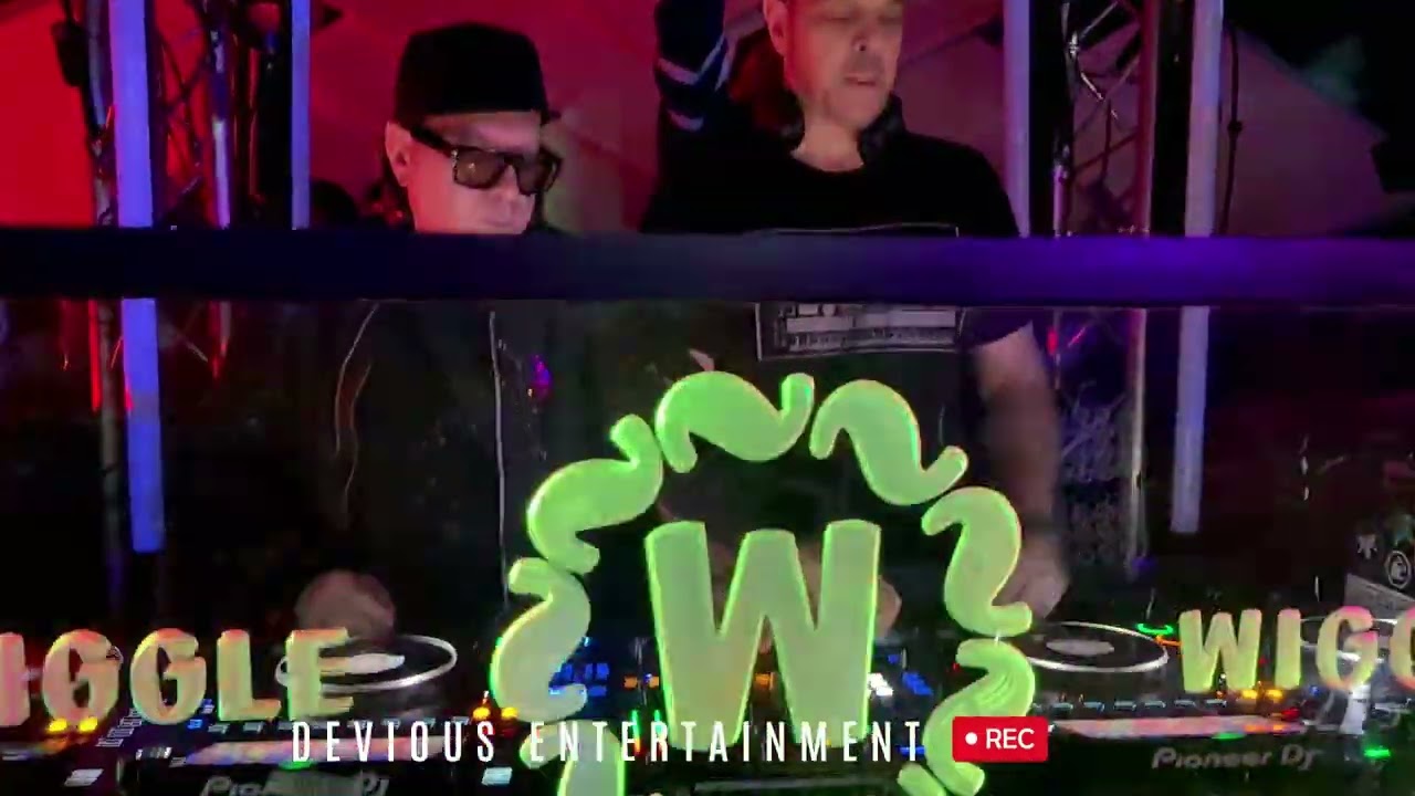 Manzone & Strong Sunday Wiggle Room Toronto #housemusic #torontoravecommunity #torontodj