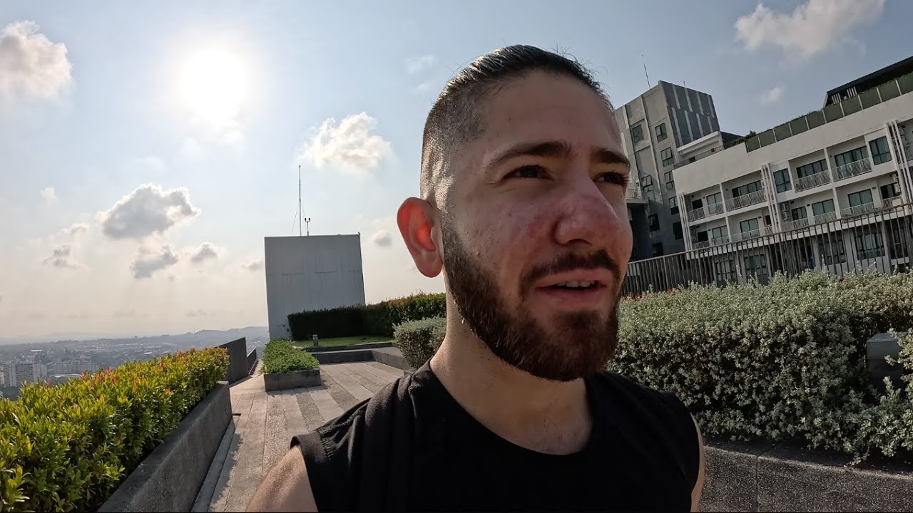 $964/month Pattaya Thailand Apartment Tour 🇹🇭 - The BASE Central Pattaya