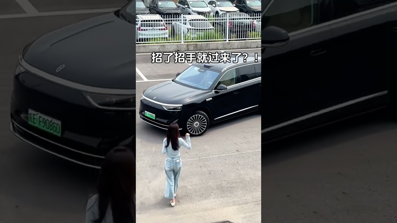 HUAWEI AITO M8 Self-Driving Car Hails You with a Wave
