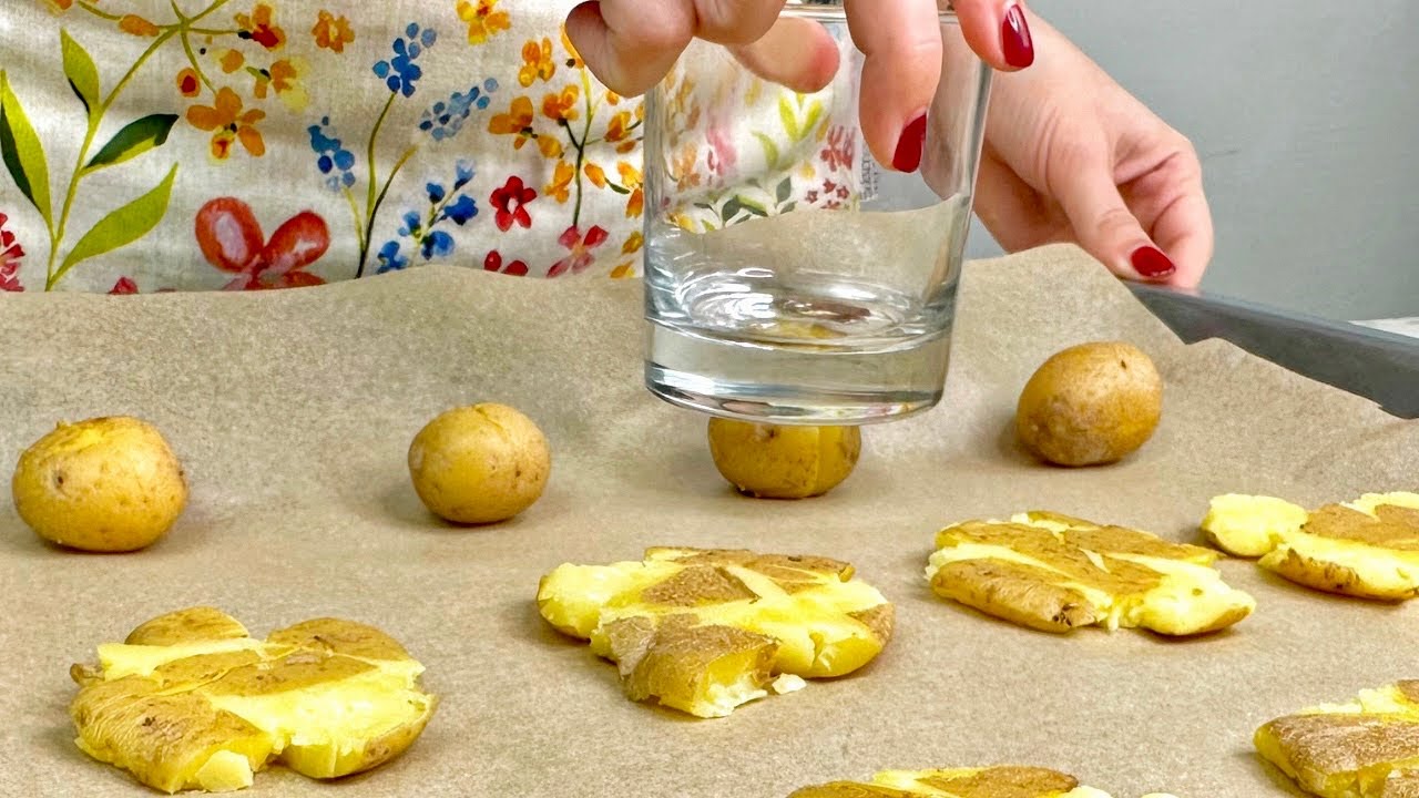 Have You Tried These CRISPY PIZZA SMASHED POTATOES Recipe !?