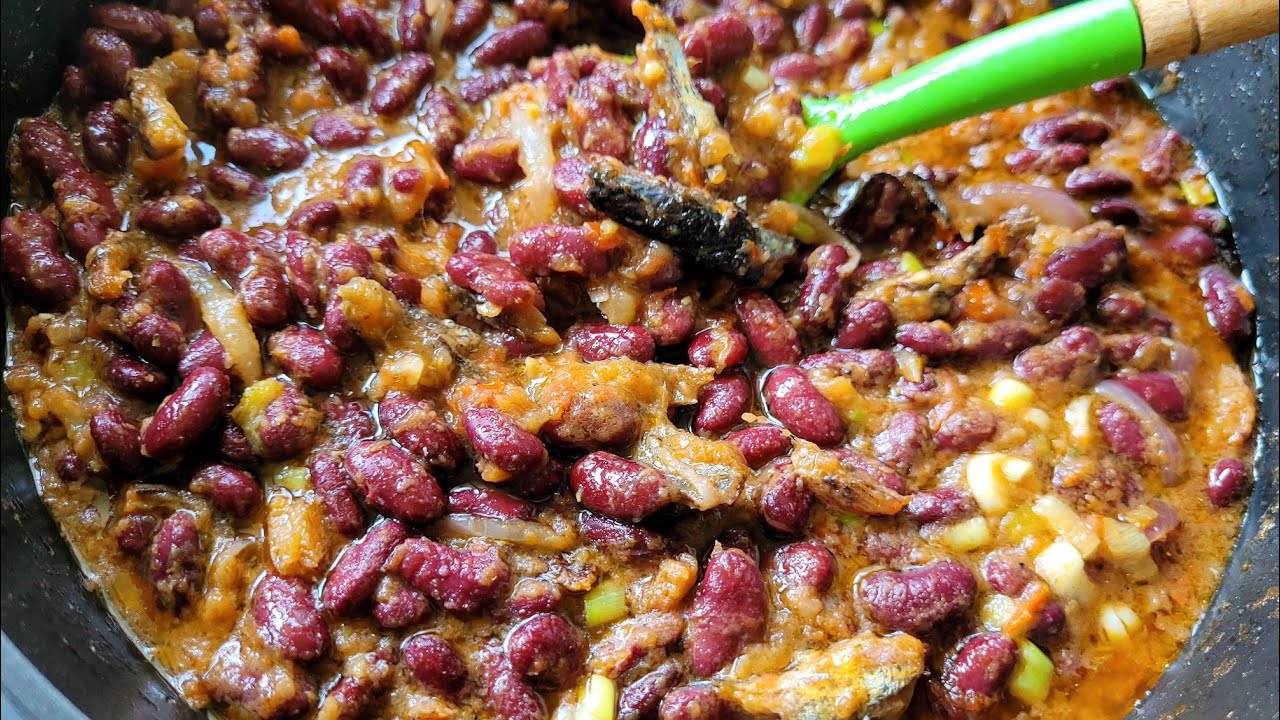 HOW TO MAKE CAMEROONIAN STEWED RED KIDNEY BEANS| Solicious Cuisine|| #kidneybeansrecipe#africanmeal