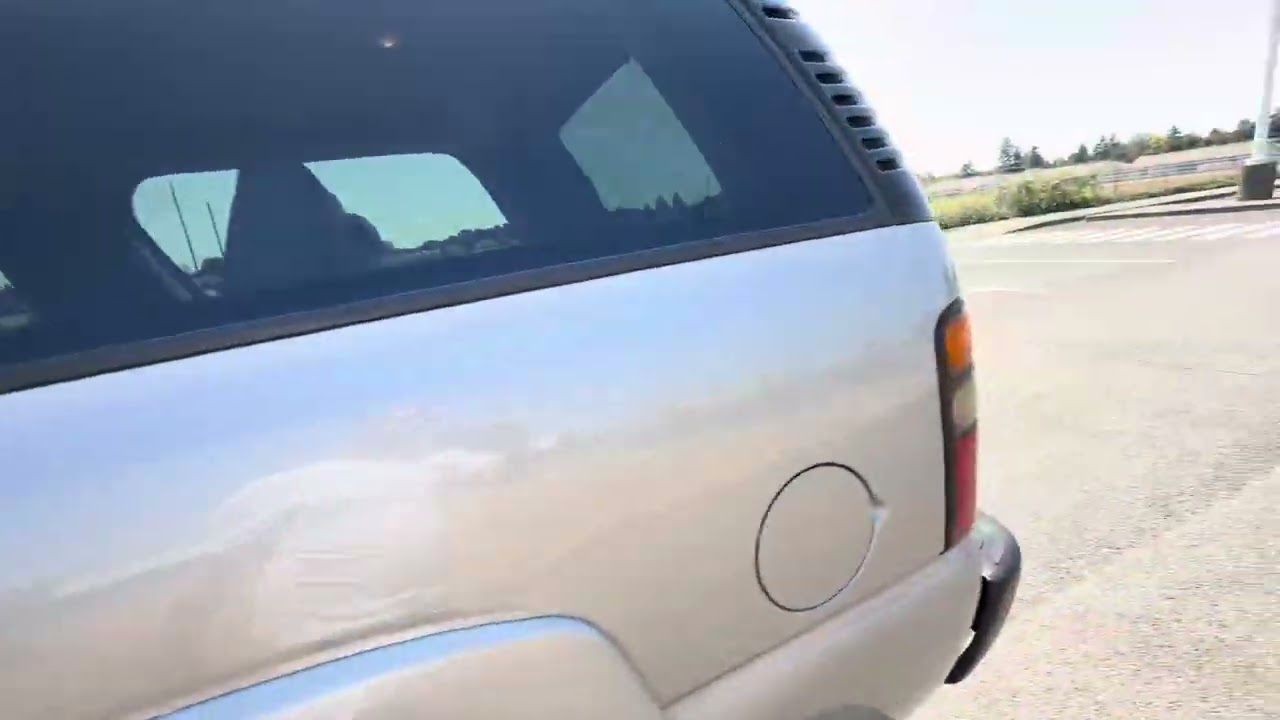 2005 Chevrolet Suburban 2500 Interior Video