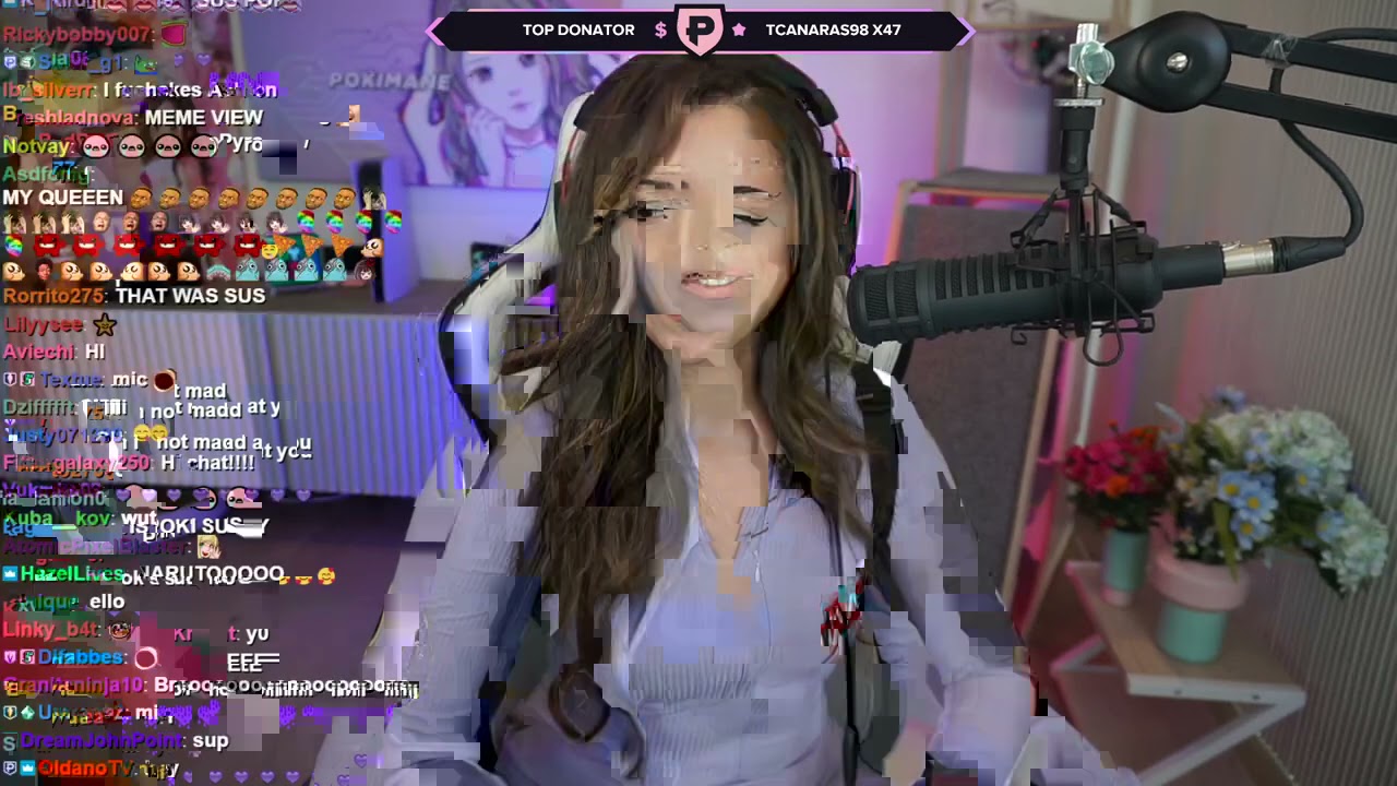 Pokimane - AMONG US COSPLAY