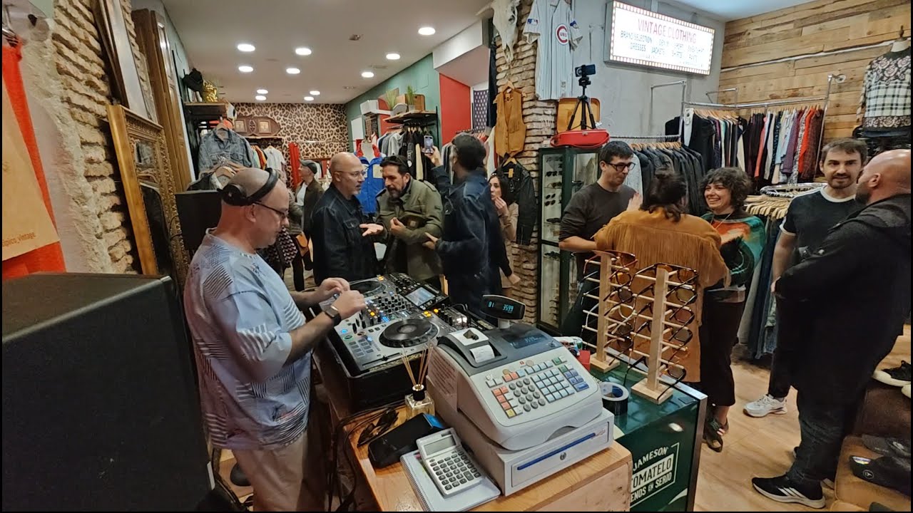 Dj Diego at Atipico Vintage