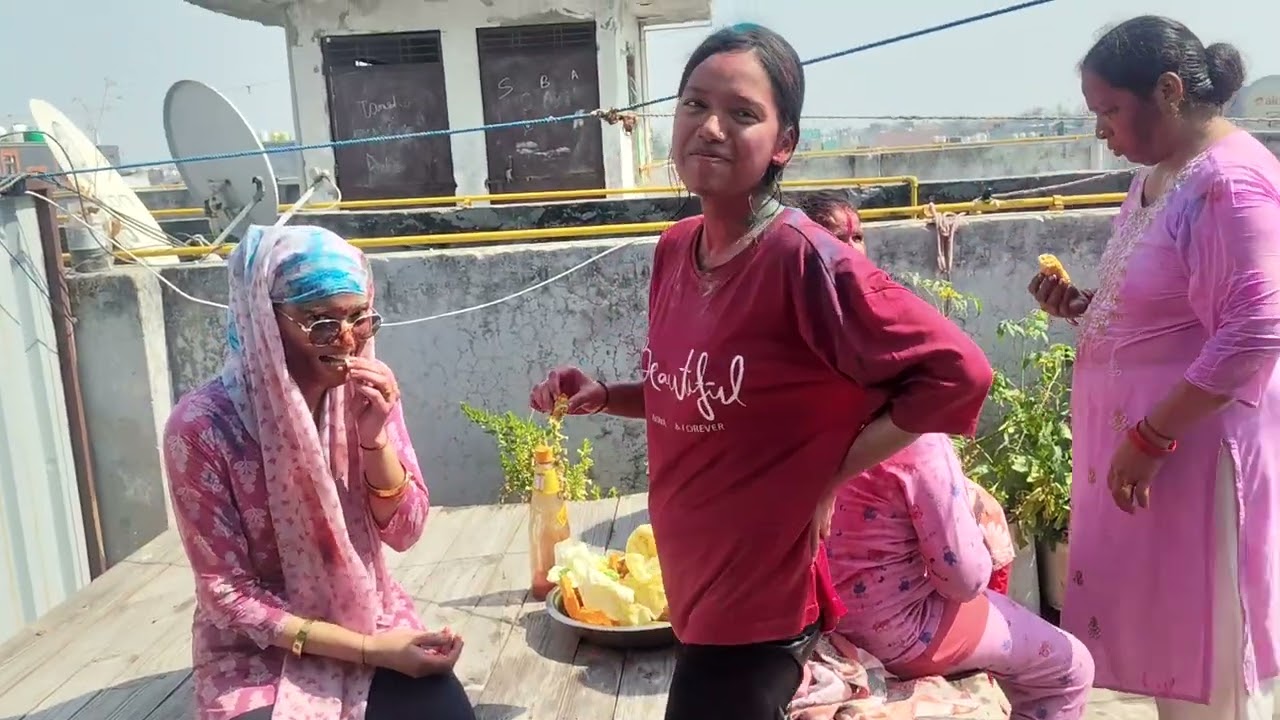 Happy Holi 😂 Celebration With Family 😁.......Video 10