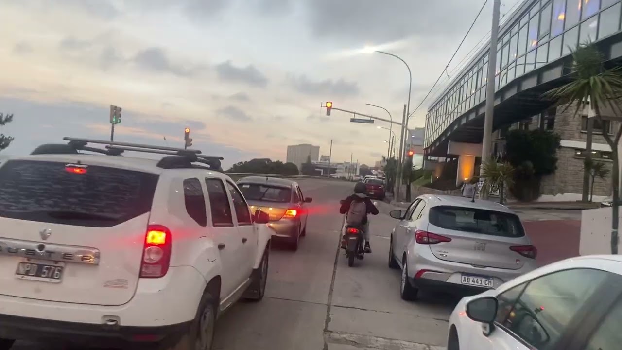 Un recorrido en moto por mi ciudad amada