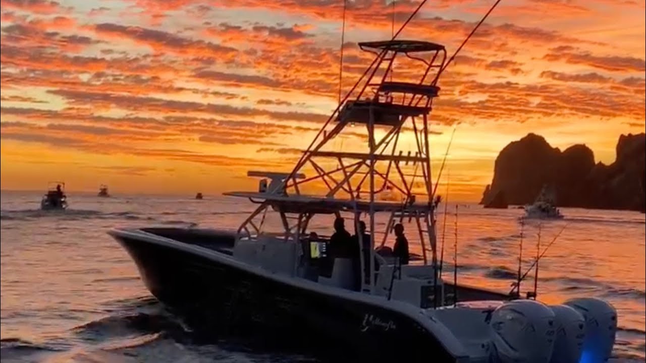 Pisces Sportfishing - 42 ft Yellowfin Center Console TEJAS - Los Cabos