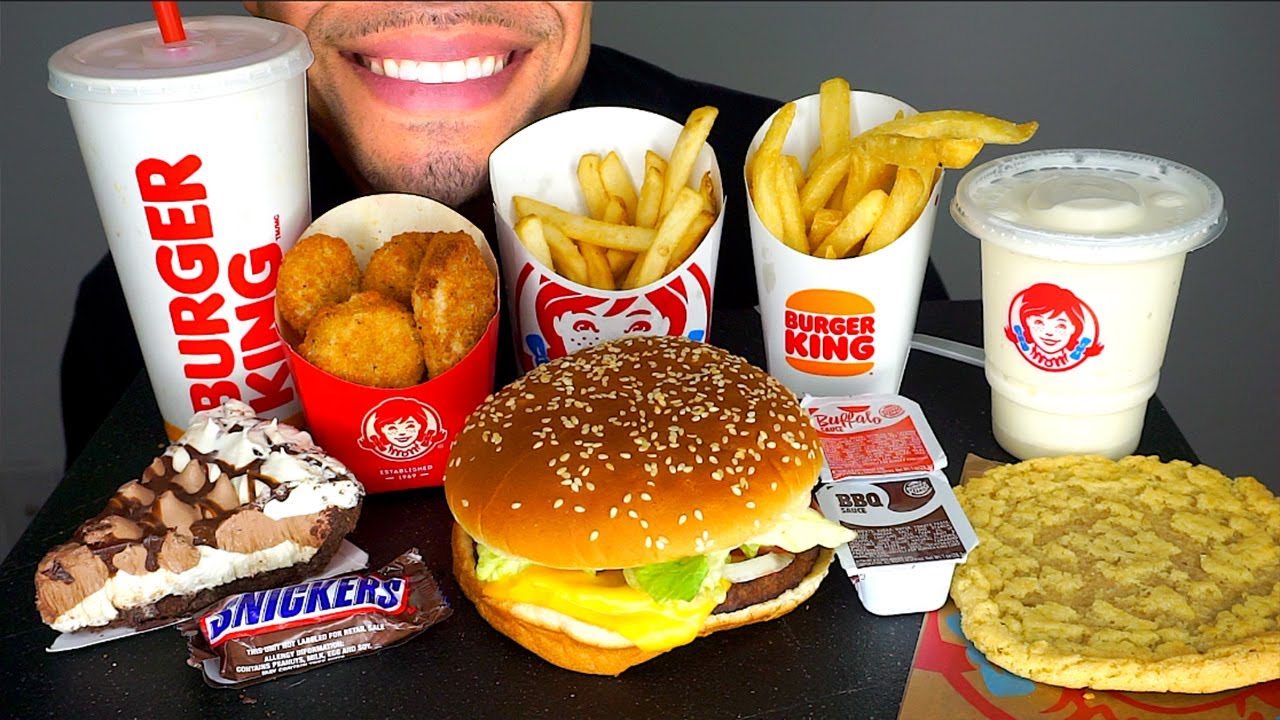 ASMR WENDY'S VS BURGER KING MUKBANG CHICKEN NUGGETS FROSTY WHOPPER SNICKERS PIE *NO TALKING* EATING