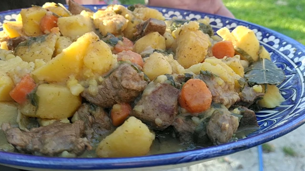 ЛОСЯТИНА тушёная с картошкой в казане на костре