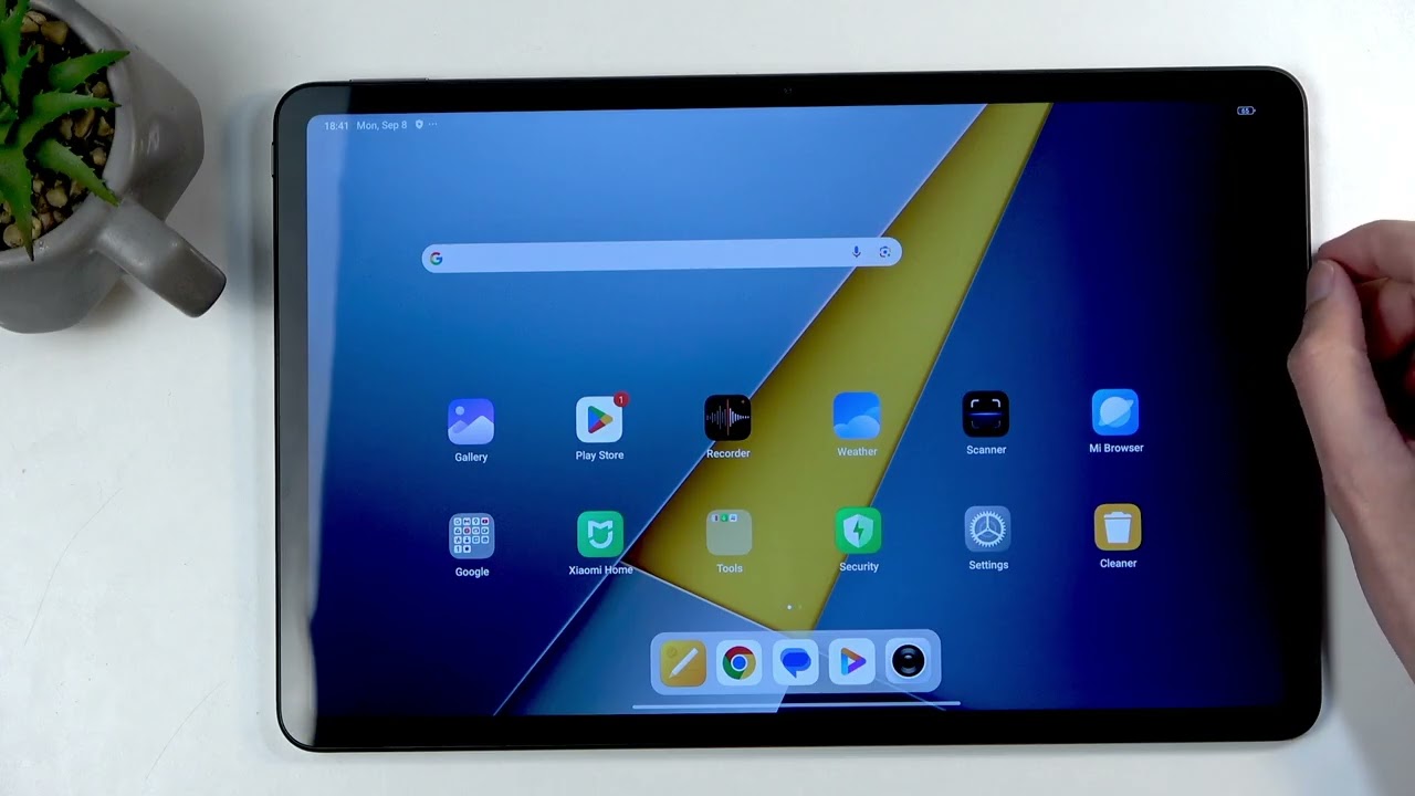 Распаковка и первый взгляд на POCO Pad M1