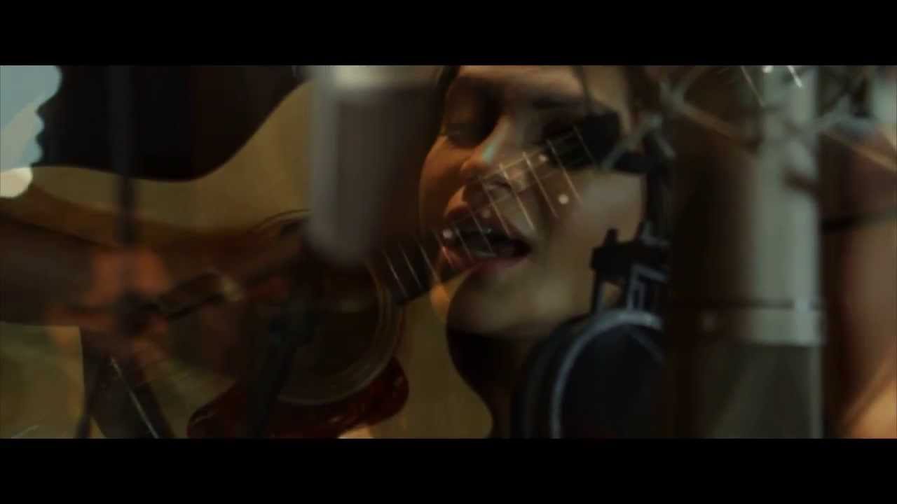 Natti Natasha 'Que Pasa' Acoustic