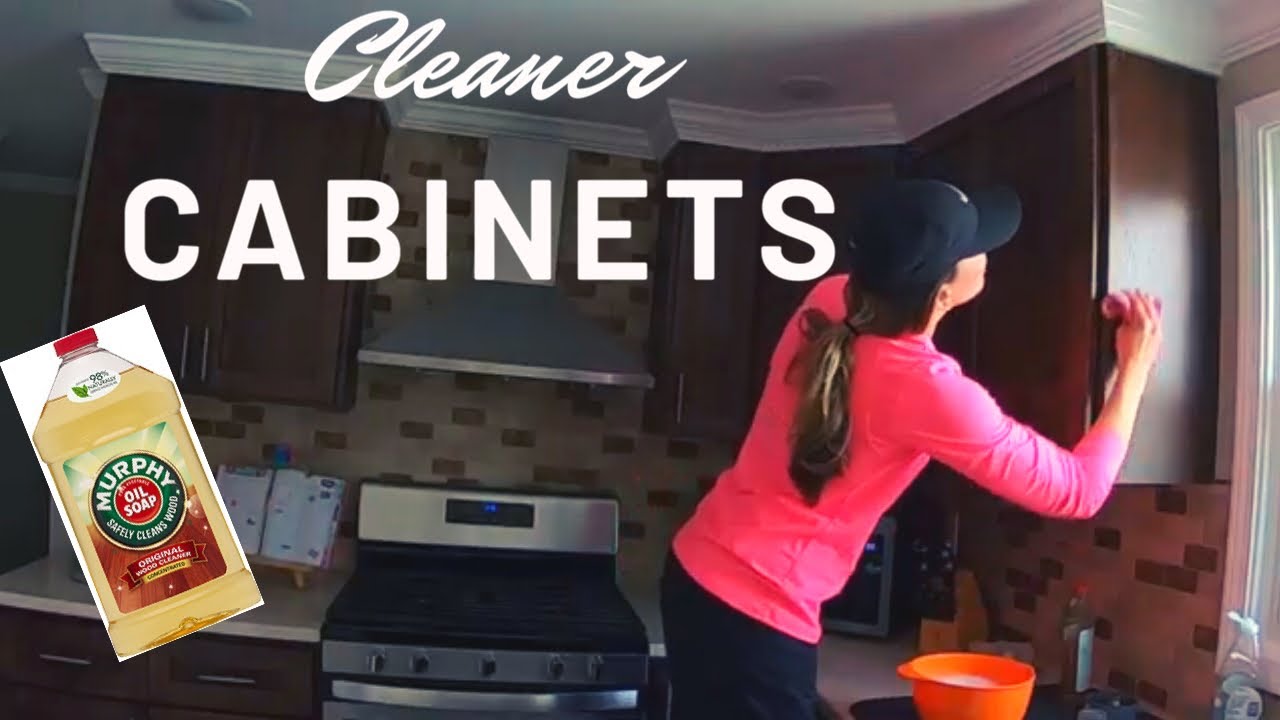 CLEAN AND SHINE YOUR CABINETS IN UNDER 25 MINUTES