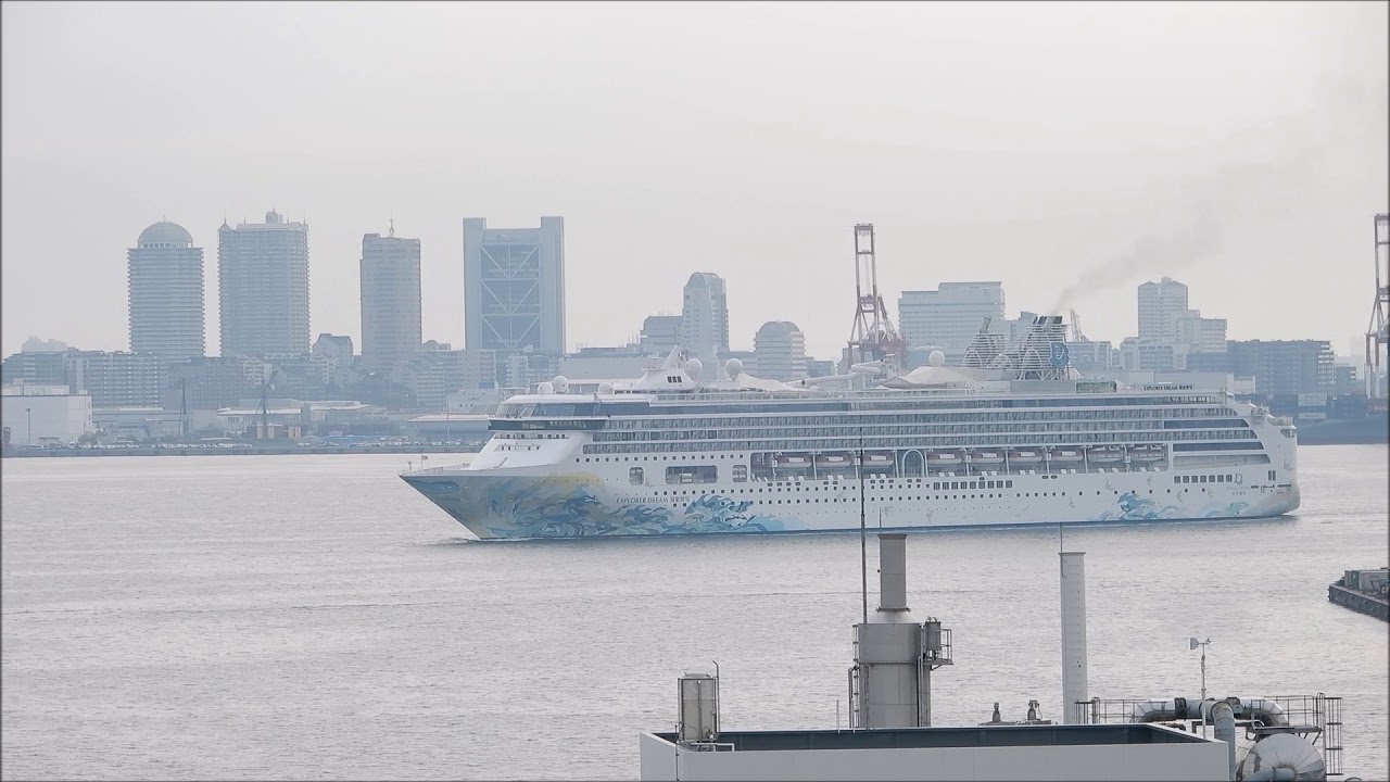 神戸初入港「EXPLORER DREAM 」